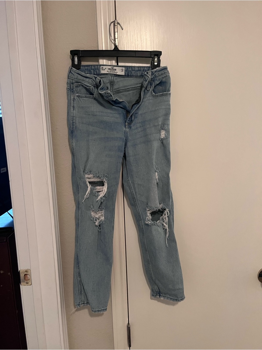 Hollister Light Blue Distressed Boyfriend Jeans - Picture 2 of 3